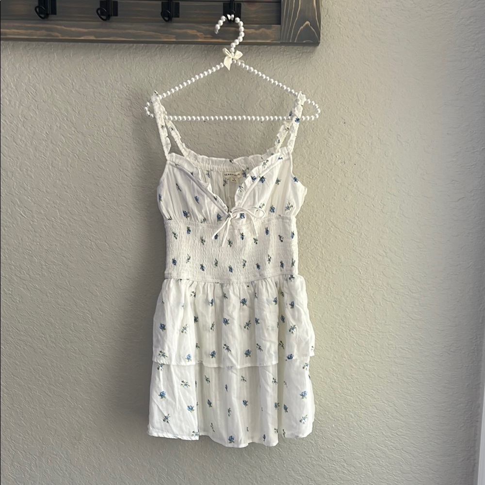 Aeropostale NWT white/blue floral dress size M